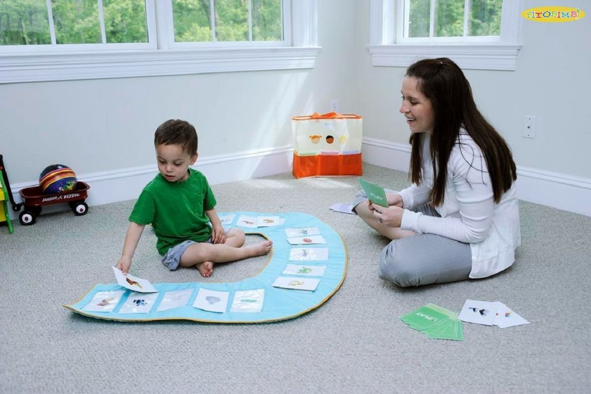 Trẻ Tự Kỷ Trẻ Tự Kỷ có xu hướng thu mình, ngại giao tiếp xã hội