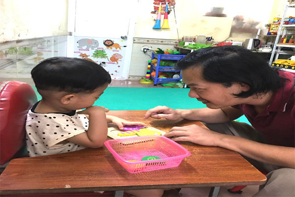 Lop hoc trung tam day tre tu ky kien nhan 4 trungtamkiennhan.com